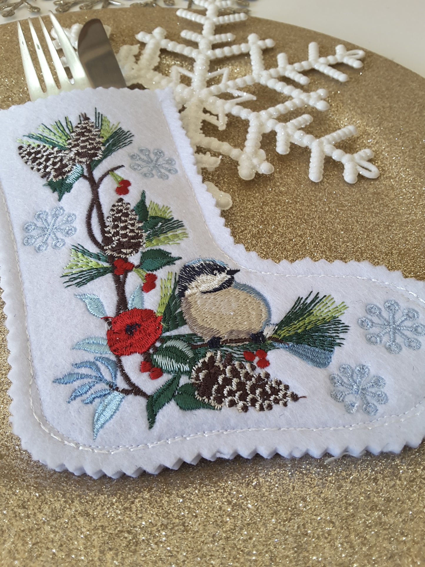 Flatware Pouch with Embroidered Coil