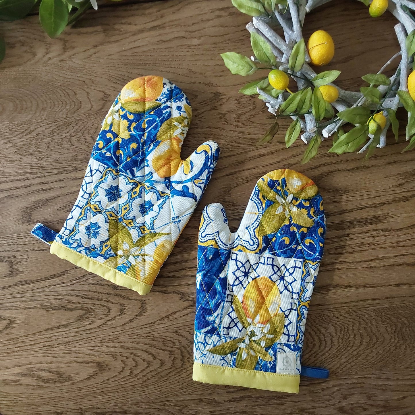 Lemon Print Oven Gloves