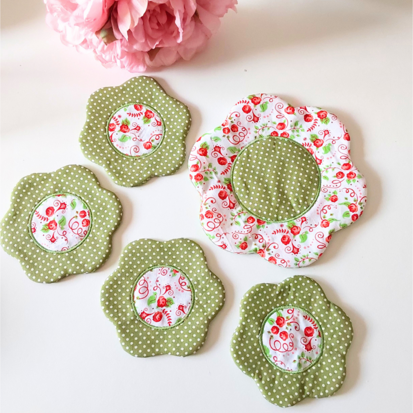 Set Of Coasters and a Mug Rug in Green and Roses Print