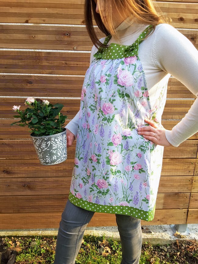 Apron Dora