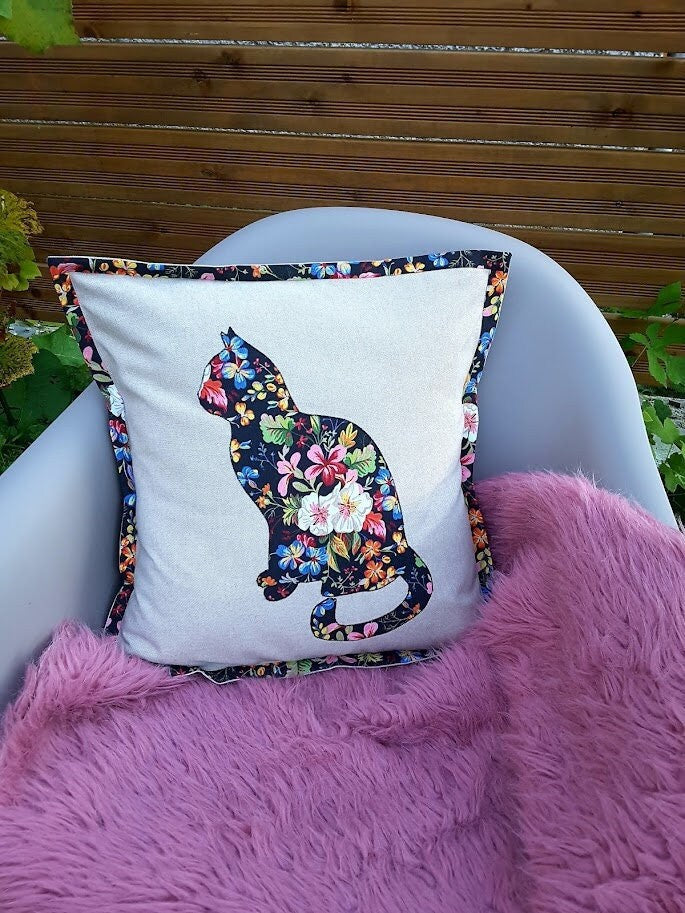 Pillow Case with Cat Applique