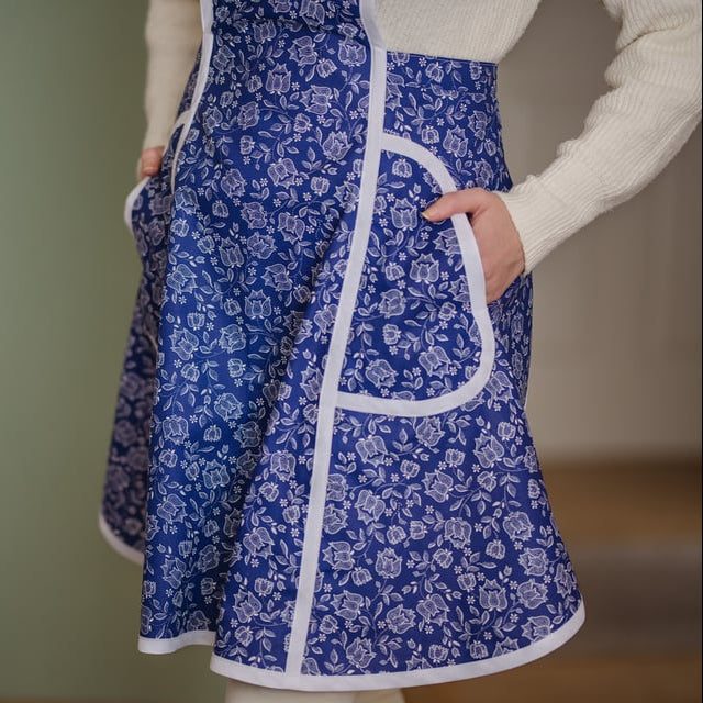 Vintage blue floral apron with white trim, close up of a pocket, apron Vera by Katrushka