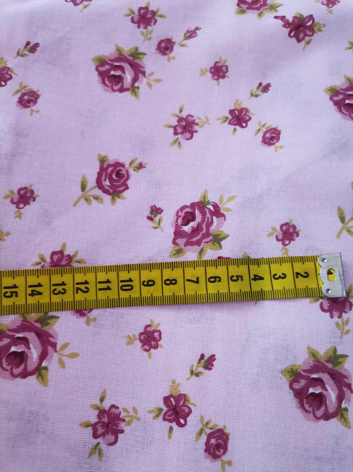 Cotton Poplin, tiny red roses on pink