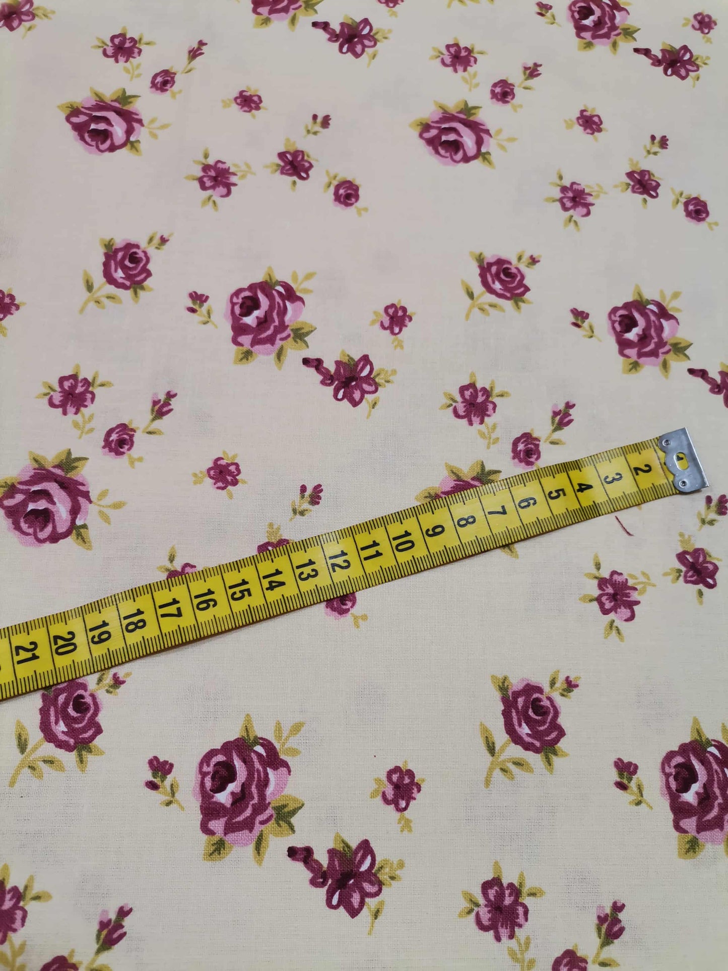 Cotton Poplin, tiny red roses on beige