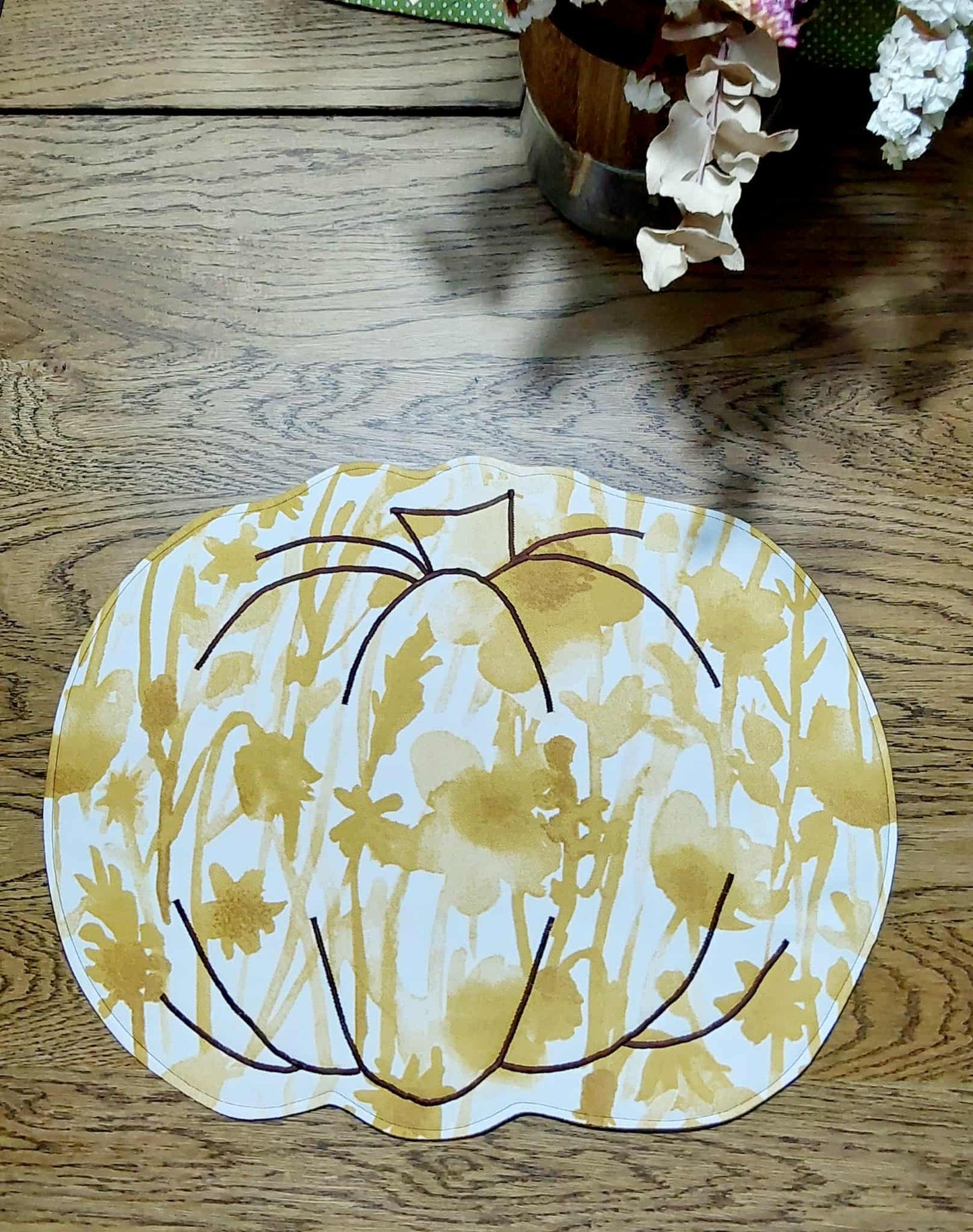 Pumpkin placemat PDF sewing pattern and tutorial