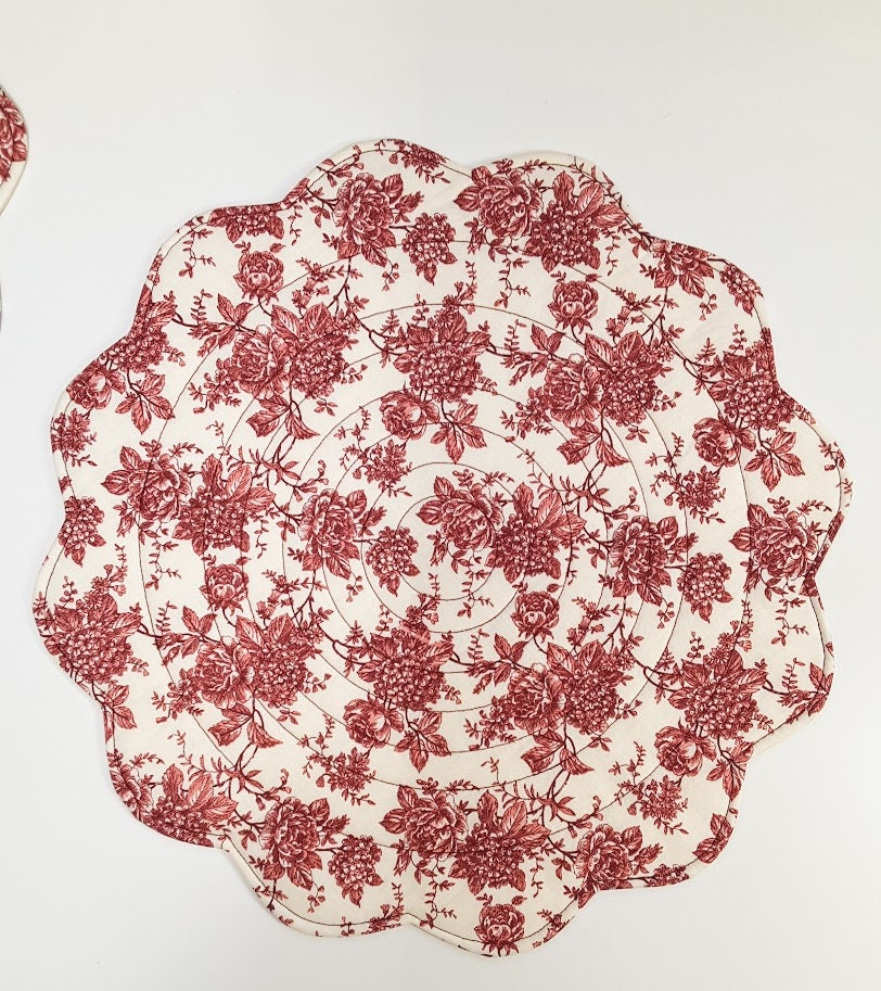 Round scalloped edges quilted placemat in red toile, quilted placemat, handmade in Slovenia
